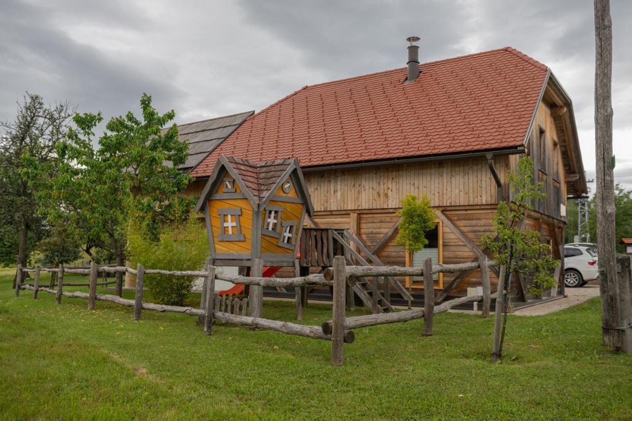 Holiday Home Virida, App Leopold III Ivancna Gorica Esterno foto