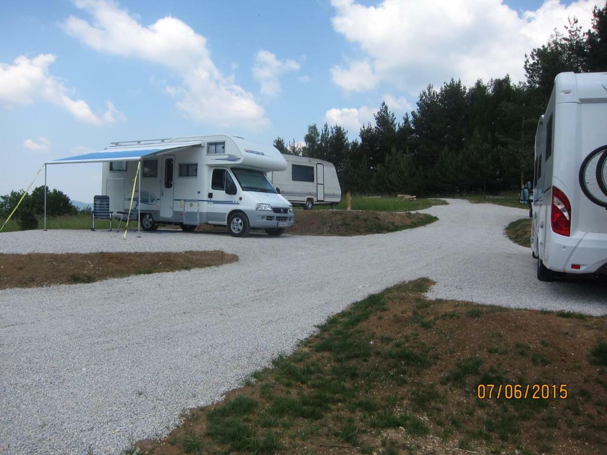 Holiday Home Virida, App Leopold III Ivancna Gorica Esterno foto